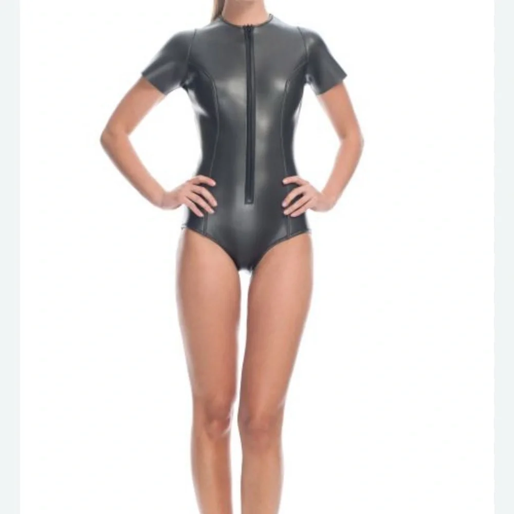 swimsuit icon
LISA MARIE FERNANDEZ The Farrah rubber neoprene swimsuitshopping - Picture 4 of 11